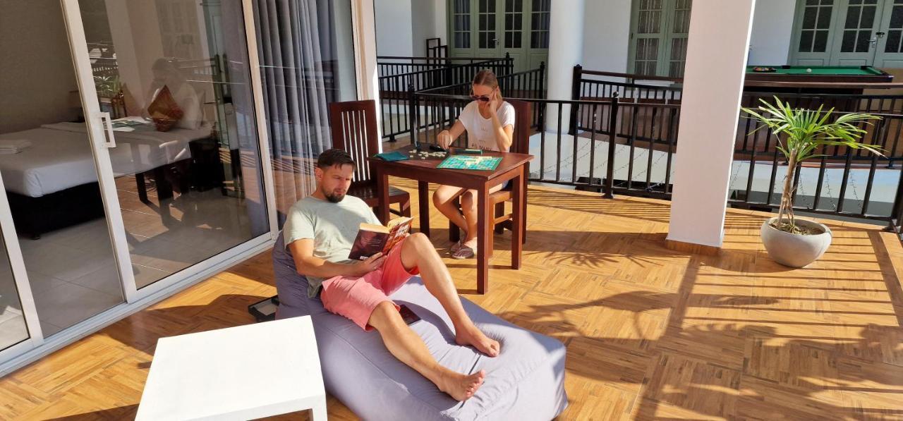 Hotel Chill Hill Hikkaduwa Esterno foto