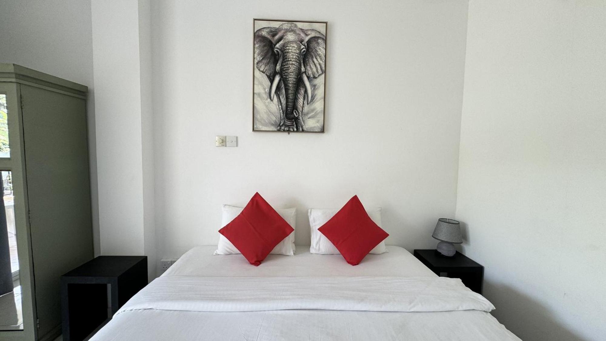 Hotel Chill Hill Hikkaduwa Esterno foto